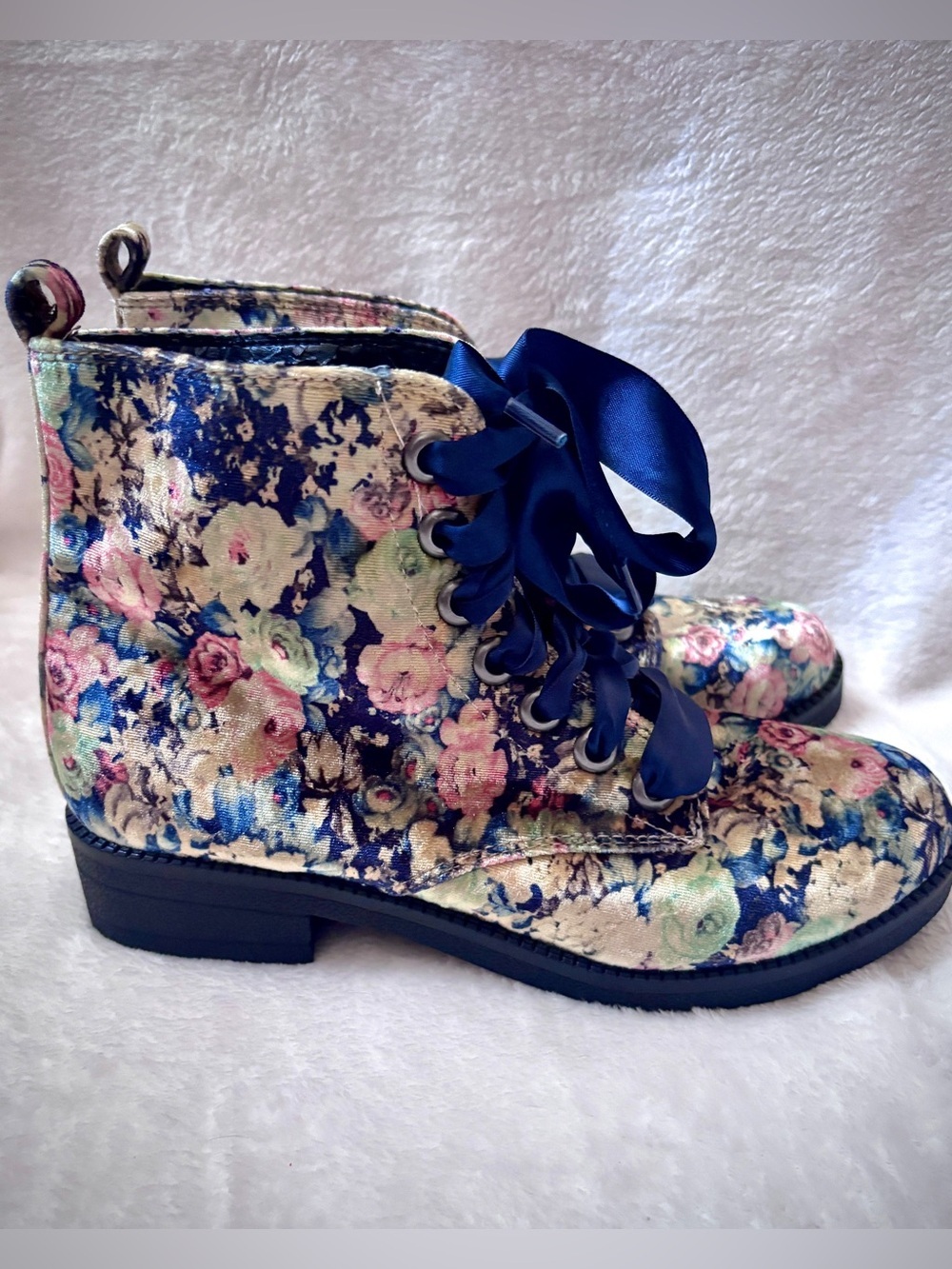 Dirty Laundry Floral Velvet Combat Boots Ribbon Lace Women’s Size 6 Coquette